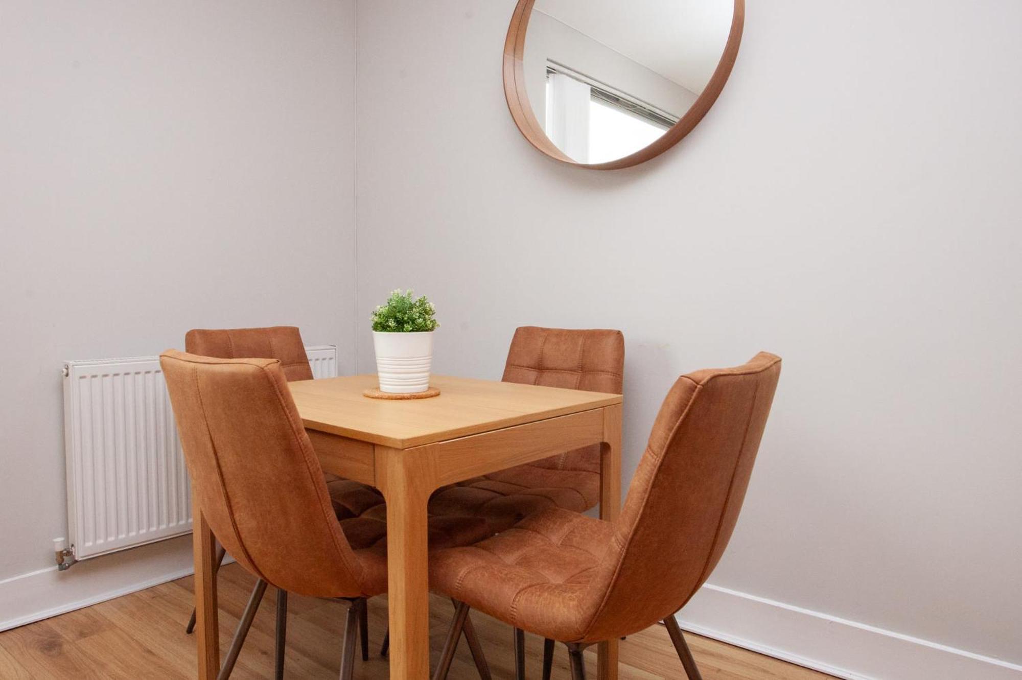 1 Bedroom Flat In The Heart Of Merchant City Glasgow Exterior foto